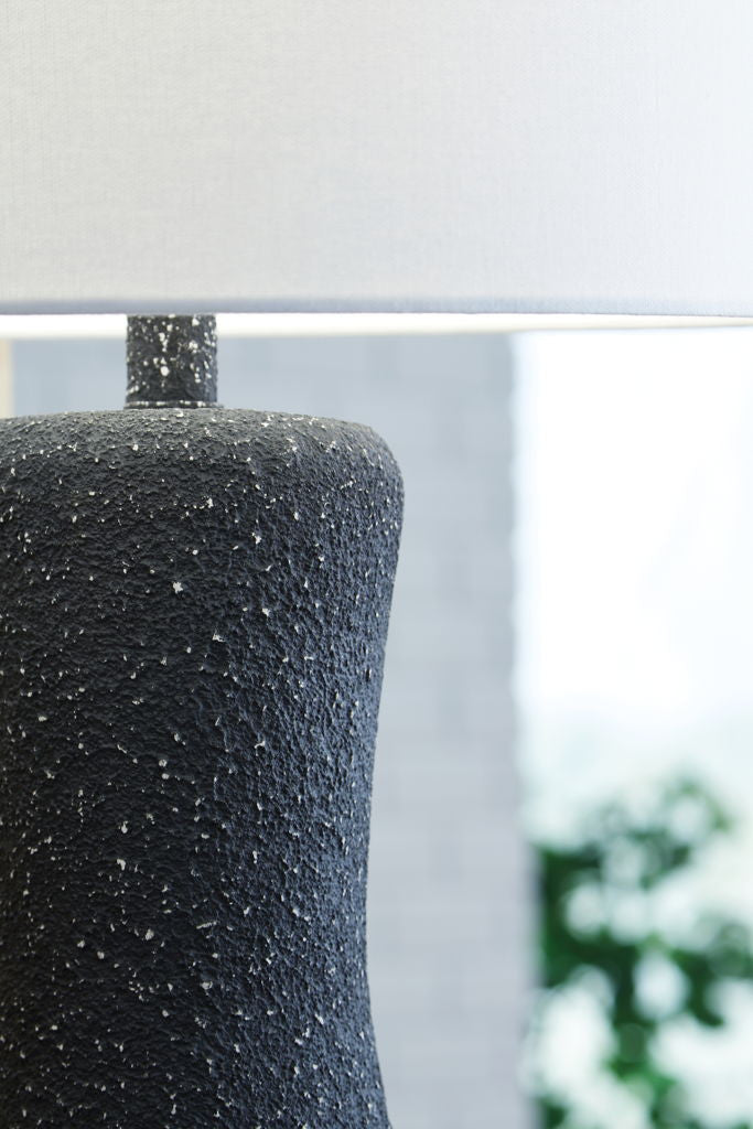 Maykins - Metal Table Lamp - Black