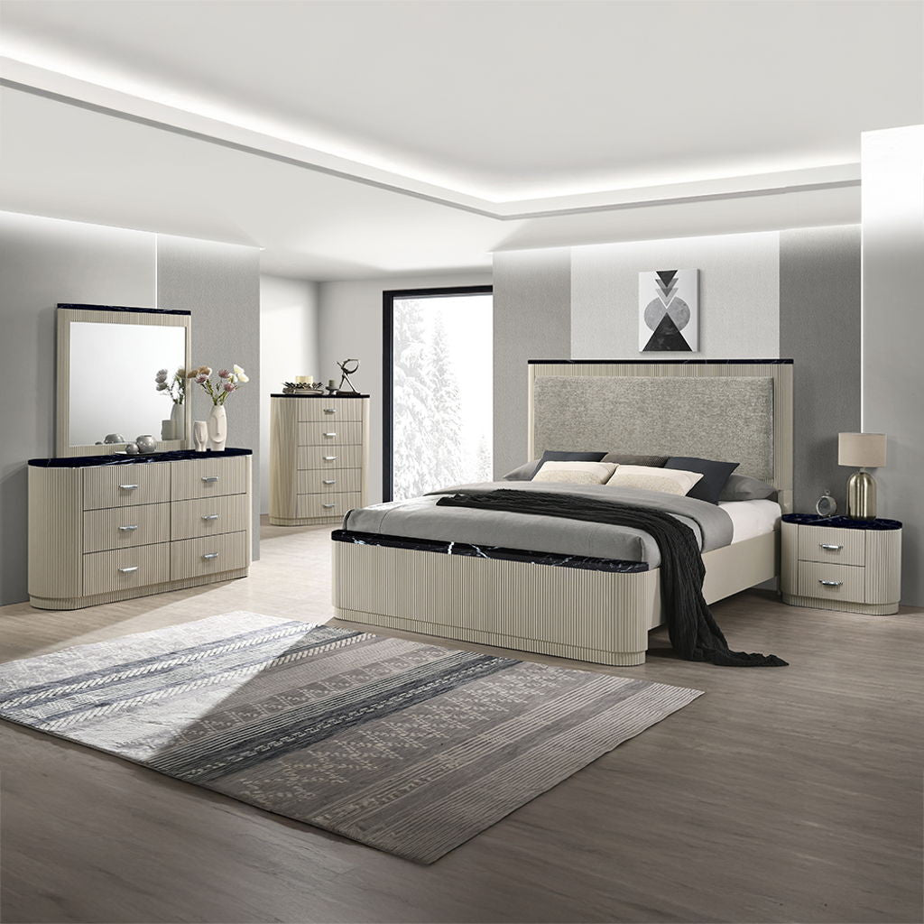 Travonte - Mirror - Gray / Beige