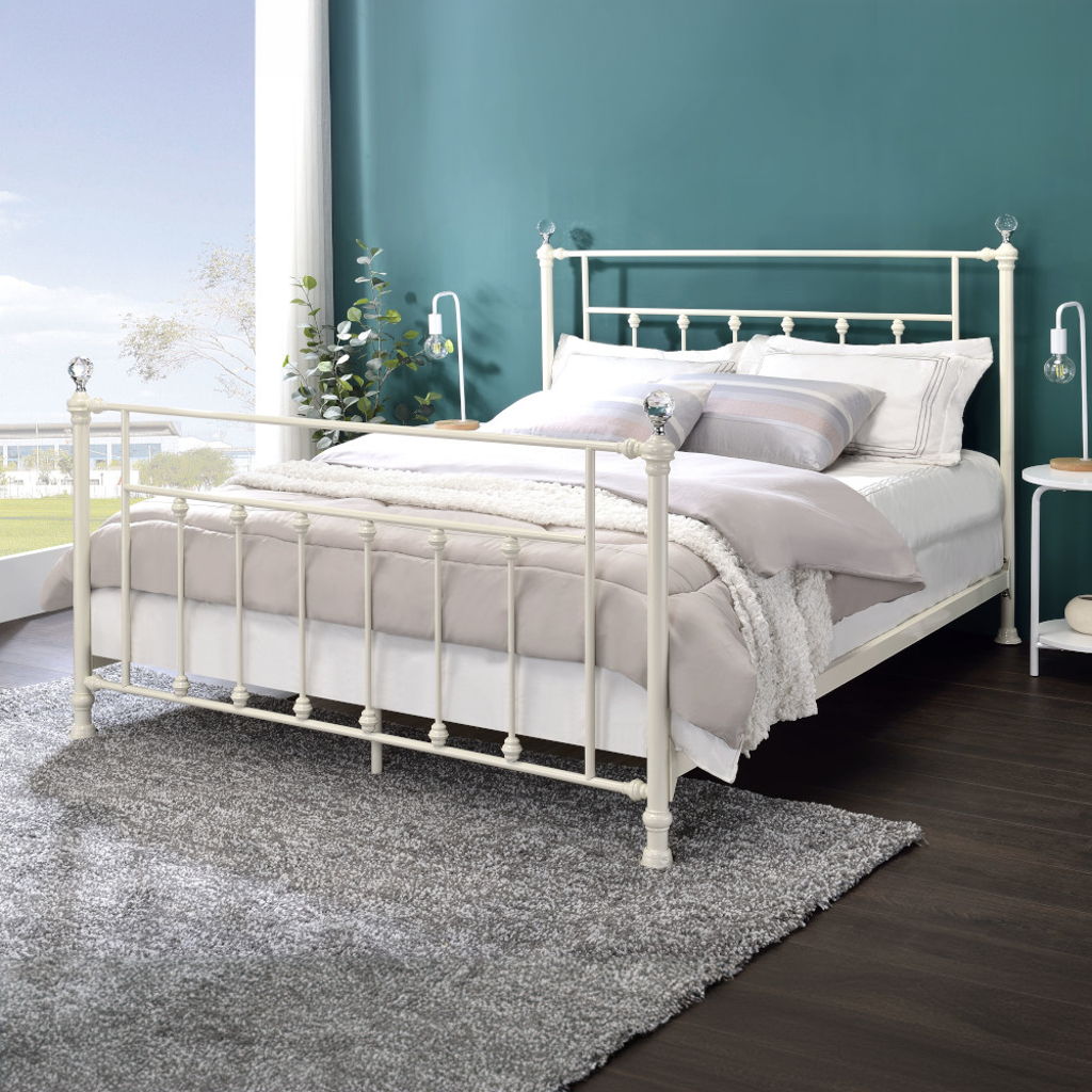 Comet - Bed