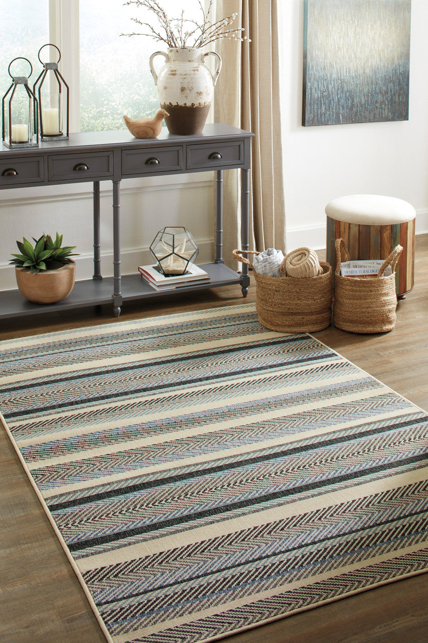 JAXON 7' x 10' Rug