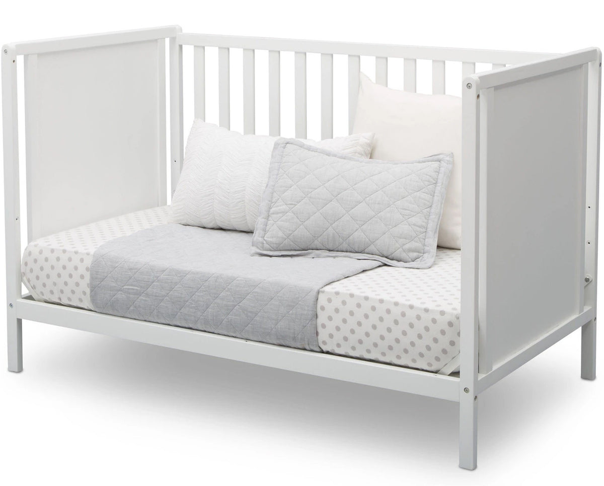 KYLE White 4-in-1 Crib