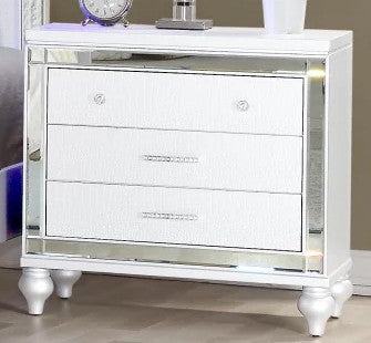 STRADA White Alligator Texture 31" Wide Nightstand