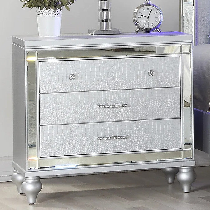 STRADA Silver Alligator Texture 31" Wide Nightstand
