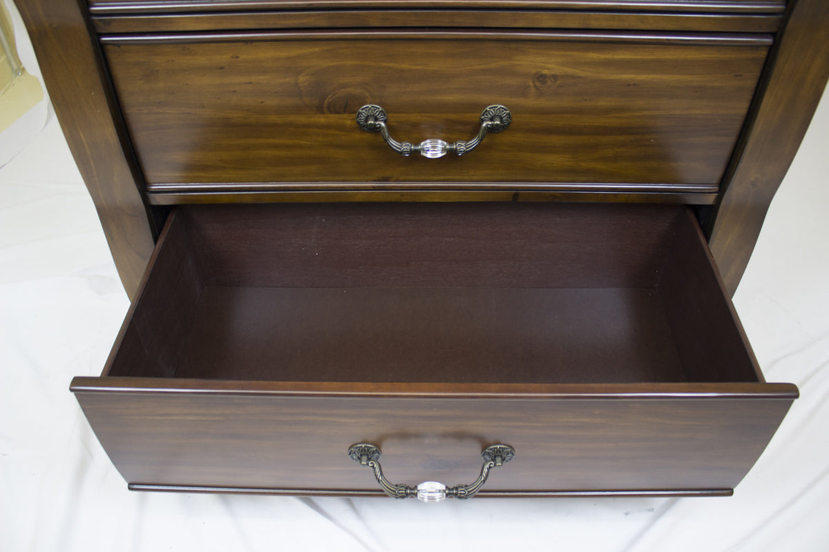 Miravilla Chest