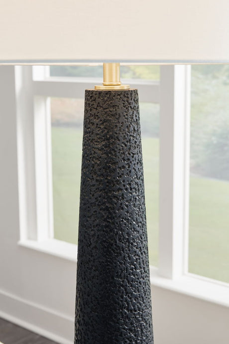 Hallburg - Poly Floor Lamp - Black