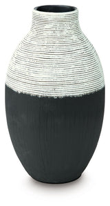 Girtha - Vase
