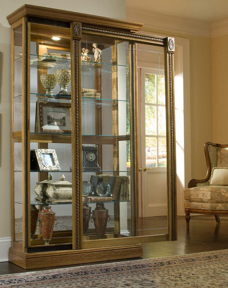 Gian Oak Curio with Sliding-Door & Lock