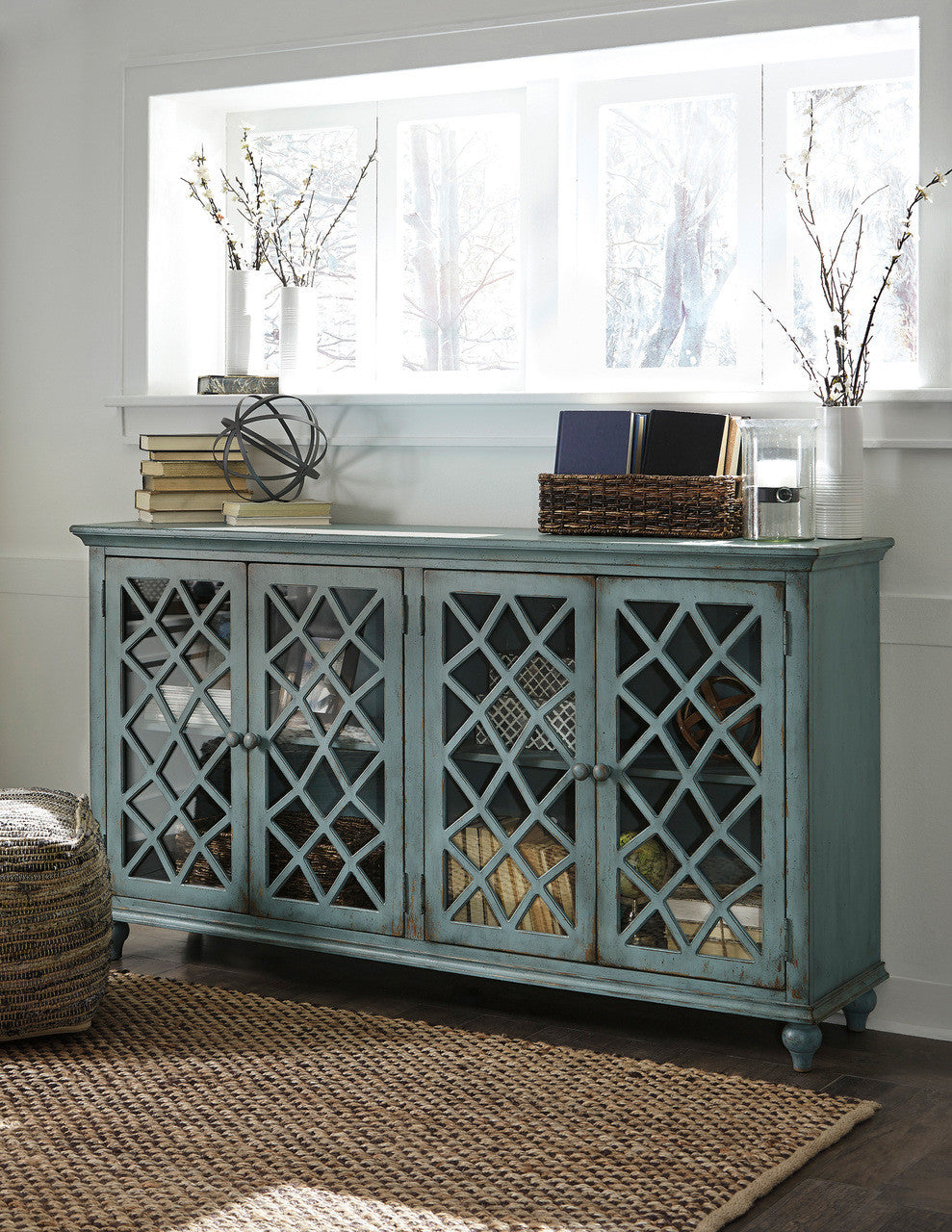 Lory Cabinet