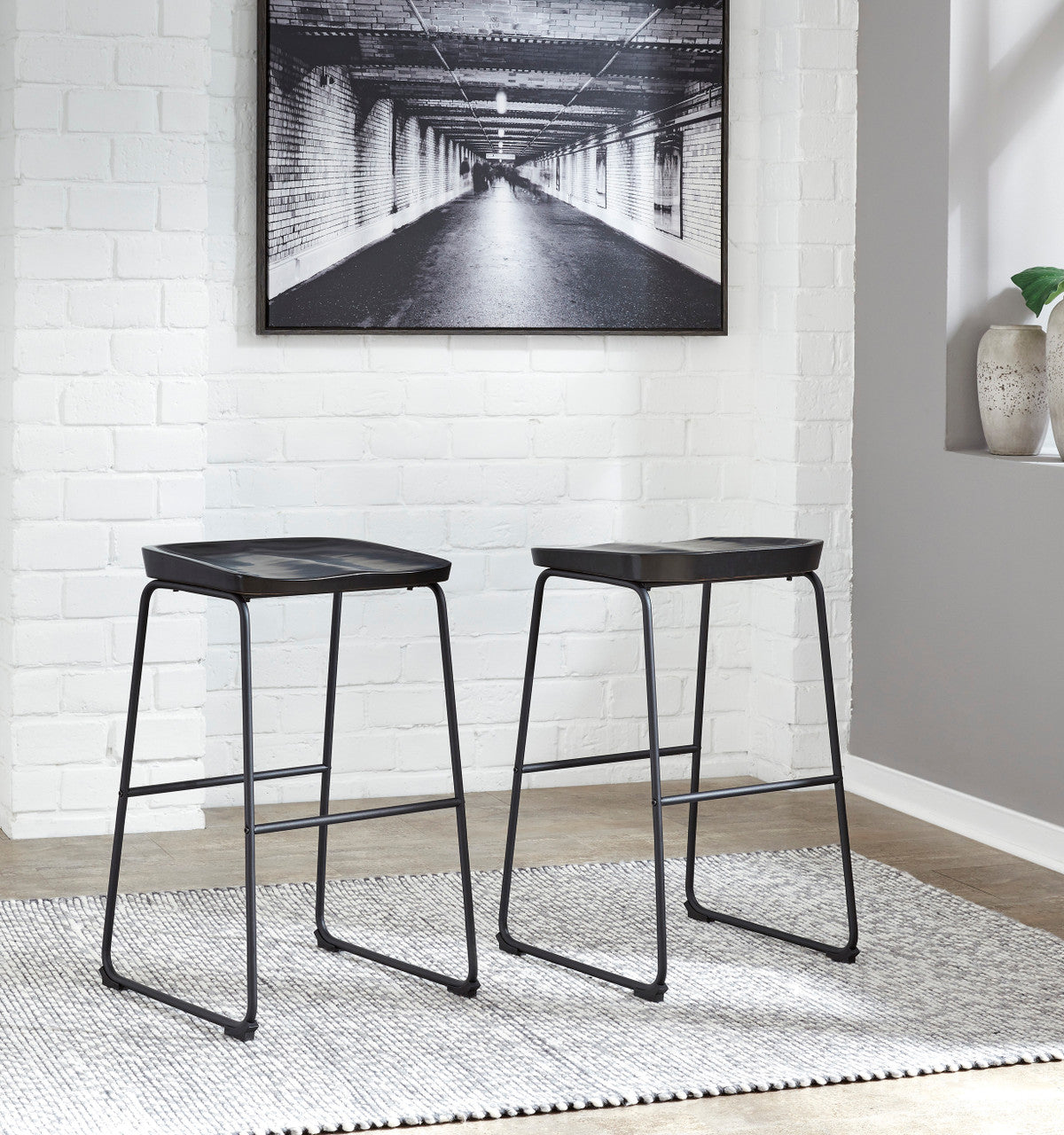 REEPA Black Barstool