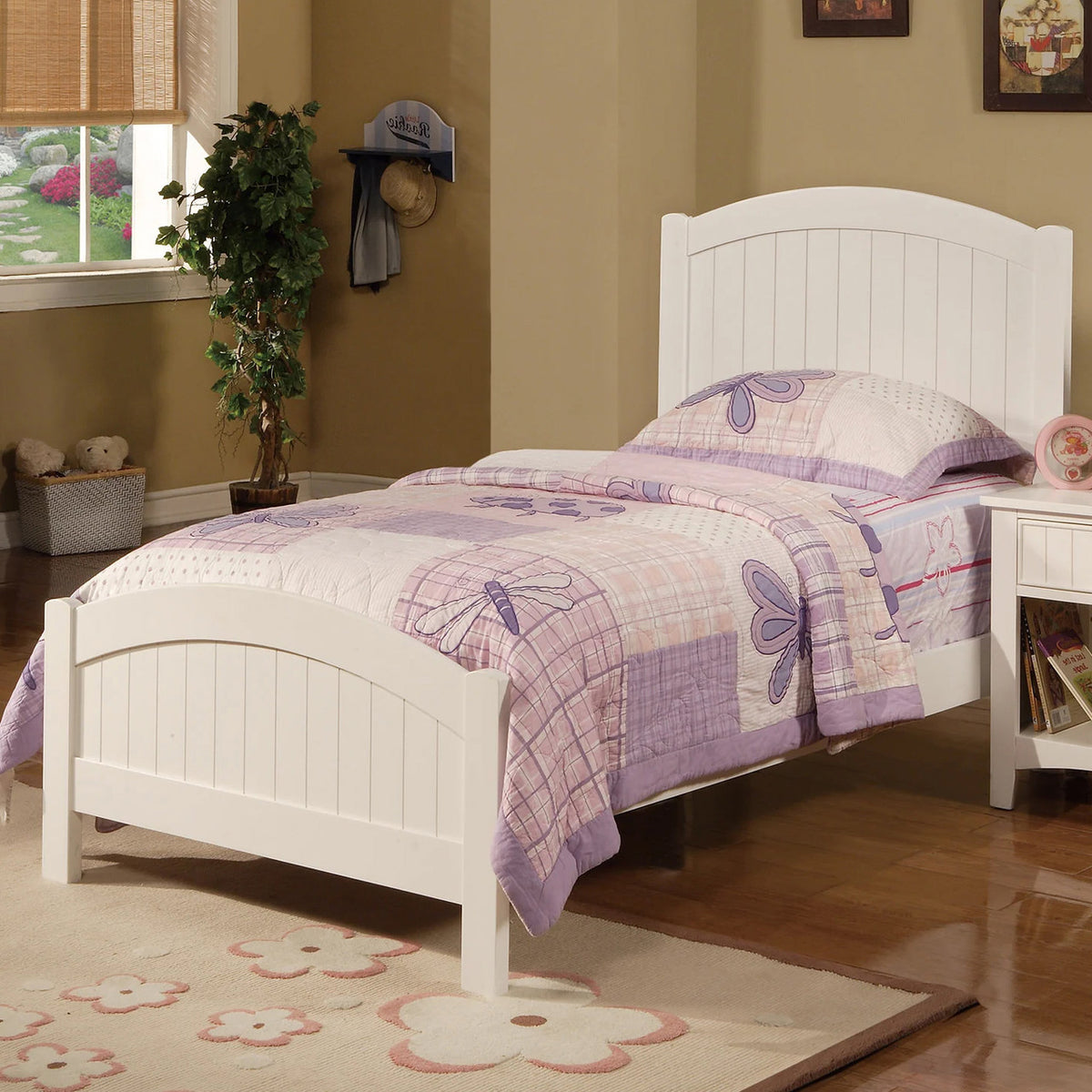 RIVERSIDE White Bed
