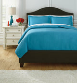 Raleda Turquoise Coverlet Set