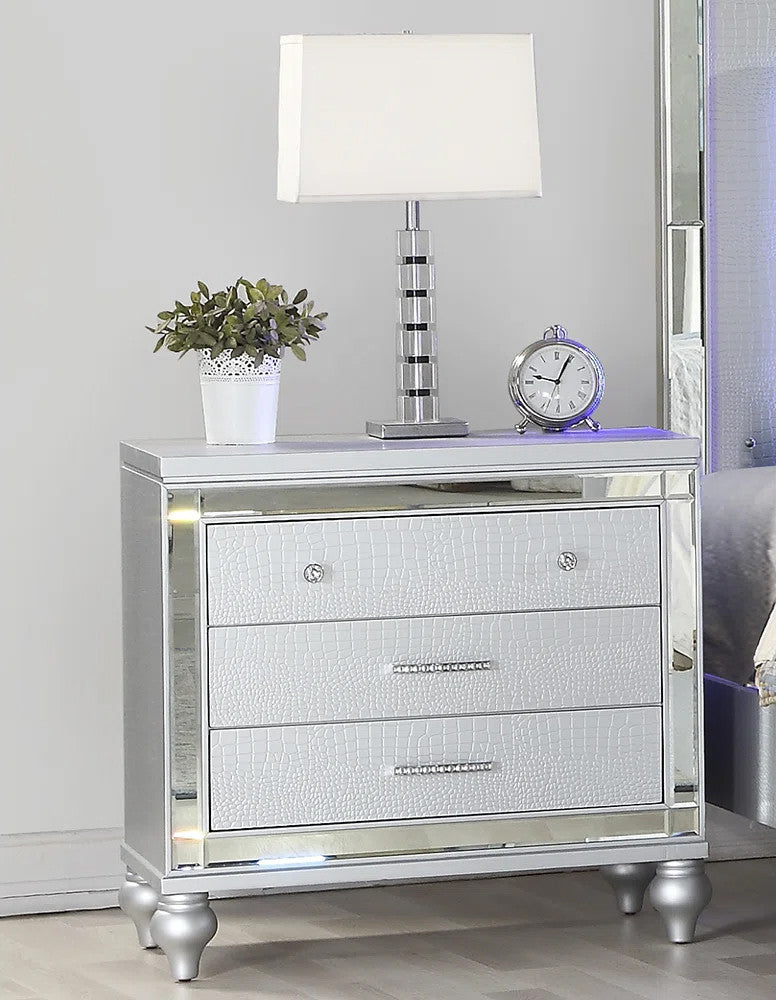 STRADA Silver Alligator Texture 31" Wide Nightstand