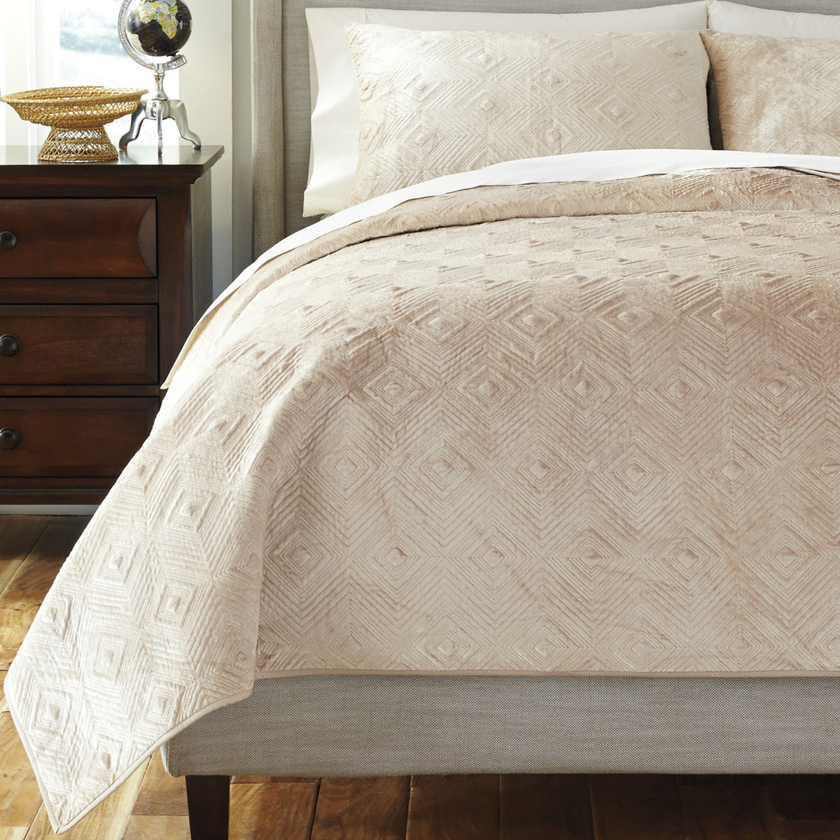 Sonora Coverlet Set