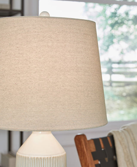 Willport - Ceramic Table Lamp (Set of 2) - Off White