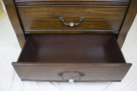 Miravilla Chest